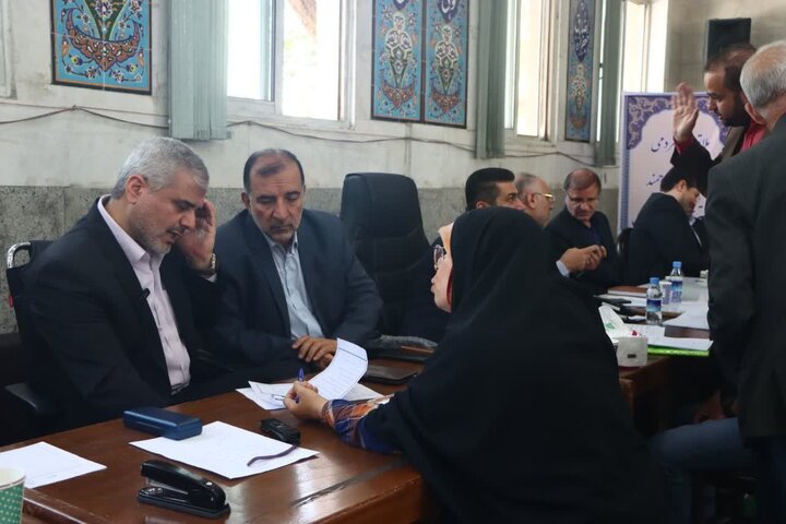 برپایی میز خدمت و ملاقات مردمی مسئولان قضایی در دادگستری ری
