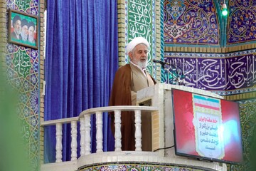 امام جمعه کرمان: رهبر شهید انقلاب آسایش و زندگی‌اش را در مجاهدت گذراند