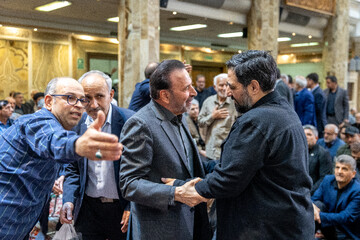 سید مجید بنی فاطمه و محمود واعظی در مراسم گرامیداشت شهید علی لاریجانی و فرزندش