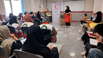 مشارکت بیش از ۳۹ هزار نفر در آموزش‌های هلال‌احمر استان مرکزی