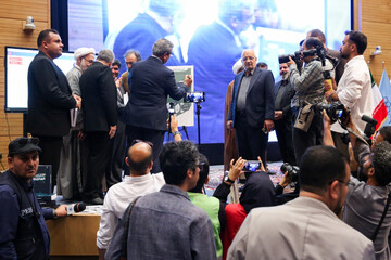 رونمایی از کتاب "خدمات در شهرداری‌ها" افتتاحیه مرکز اسناد تاریخ و توسعه شهری مشهد مقدس