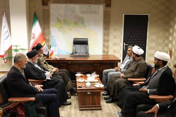 دبیر جامعه روحانیت شیراز: معیشت معلمان نباید تحت‌تأثیر نوسانات اقتصادی قرار گیرد