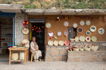 زنان روستای پامنار با هنر سنتی «کپوبافی» نقش مهمی در حفظ فرهنگ بومی منطقه دارند.
کپوبافی در پامنار با استفاده از گیاهان محلی انجام می‌شود و از مهم‌ترین صنایع‌دستی منطقه شهیون به شمار می‌رود.