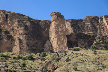 روستای پامنار در منطقه شهیون دزفول، به دلیل قرار گرفتن در حاشیه دریاچه سد دز و میان رشته‌کوه‌های زاگرس، به یکی از مقاصد مهم طبیعت‌گردی جنوب کشور تبدیل شده است.
