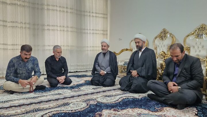امام جمعه ایلام: ایثار شهدا و صبر خانواده‌هایشان تضمین‌کننده عزت و امنیت کشور است