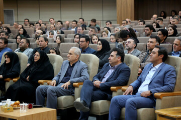حجت تقدیسی رئیس دانشگاه جامع علمی کاربردی استان اردبیل، کیومرث سفیدی رئیس سازمان حفاظت محیط زیست استان اردبیل و ابراهیم امامی معاون سیاسی، امنیتی و اجتماعی استاندار اردبیل