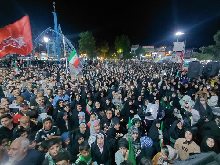 ۷۰ شب سوگواری و بیعت با رهبری در ورامین/ حضور چندین برابر جمعیت دشت ورامین در میدان‌ها