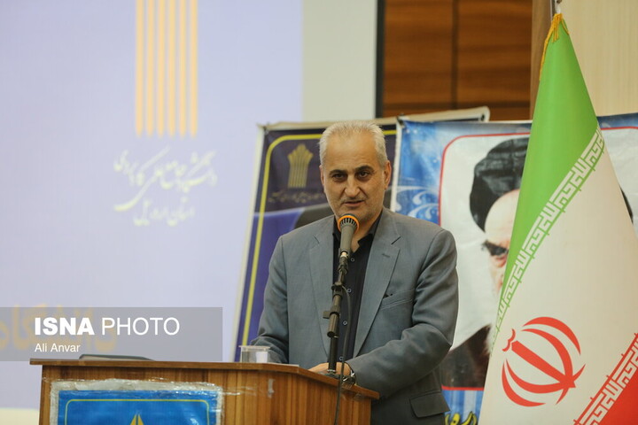 مراکز صنعتی بزرگ باید یک مرکز علمی‌ کاربردی در کنار خود داشته باشند