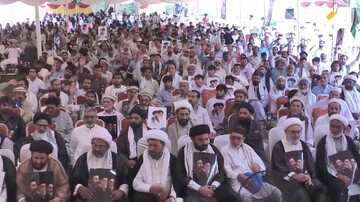 مراسم یادبود قائد شهید امت در پیشاور پاکستان و اعلام بیعت با رهبر جدید انقلاب