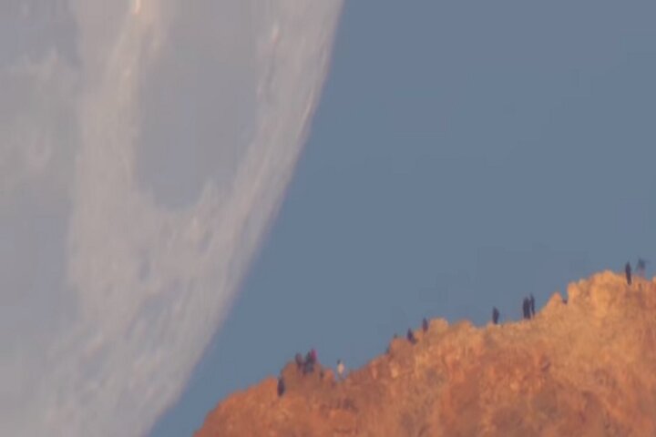 ویدیویی از ماه پشت یک کوه آتشفشانی