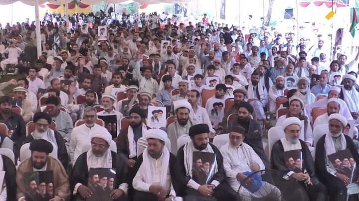 مراسم یادبود قائد شهید امت در پیشاور پاکستان و اعلام بیعت با رهبر جدید انقلاب