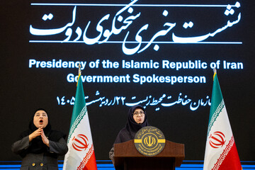 سخنرانی شینا انصاری، رییس سازمان محیط زیست در نشست خبری سخنگوی دولت