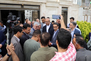 بازدید رئیس بنیاد مسکن کشور از مناطق آسیب دیده در کرمانشاه