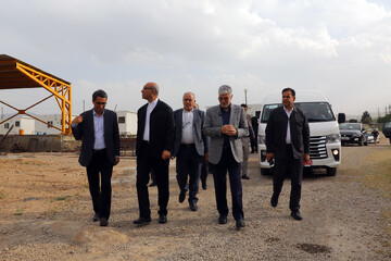 بازدید رئیس بنیاد مسکن کشور از مناطق آسیب دیده در کرمانشاه