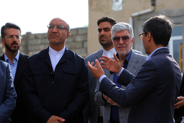 بازدید رئیس بنیاد مسکن کشور از مناطق آسیب دیده در کرمانشاه