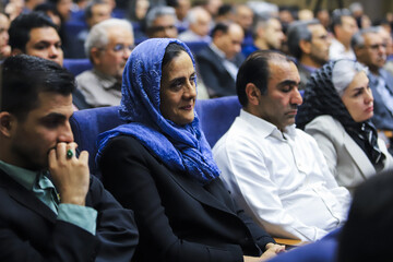 نشست هم‌اندیشی تداوم توسعه در شرایط بحران - کرمان