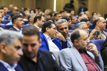 نشست هم‌اندیشی تداوم توسعه در شرایط بحران - کرمان