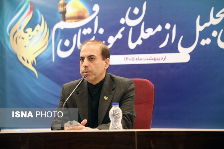 رئیس پژوهشگاه مطالعات وزارت آموزش و پرورش: جنس کار معلم از سنخ منش و شخصیت‌سازی است
