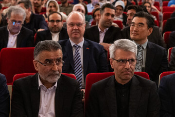 اسماعیل بقایی، سخنگوی وزارت امور خارجه و حجت الله ایوبی در مراسم پاسداشت حکیم فردوسی با عنوان «شاهنامه و هویت ایرانی»