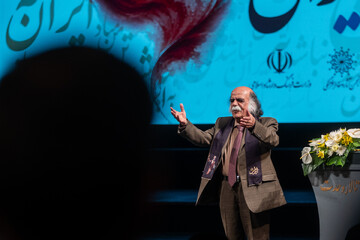 میر جلال‌الدین کزازی در مراسم پاسداشت حکیم فردوسی با عنوان «شاهنامه و هویت ایرانی»