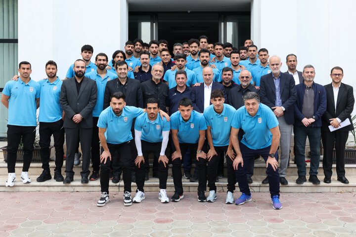 دیدار تیم ملی با رئیس جمهور/ وزیر ورزش: بازیکنان سرود ملی را نمی‌خوانند بلکه فریاد می‌زنند