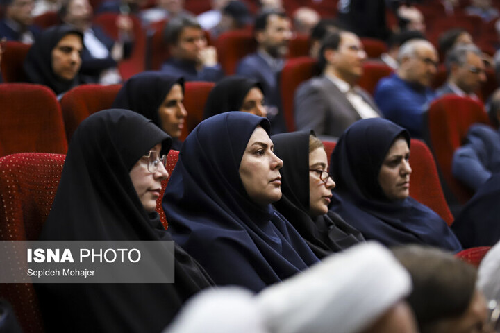 رئیس دانشگاه فردوسی: فروتنی معرفتی و خودانضباطی، شرط ماندگاری در مسیر موفقیت علمی است