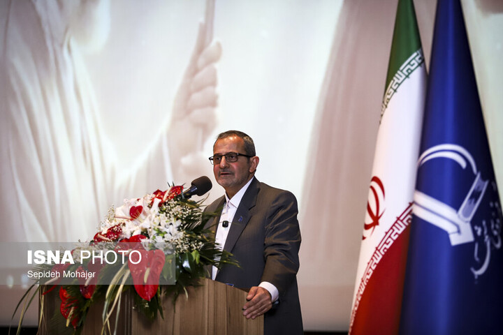 رئیس دانشگاه فردوسی: فروتنی معرفتی و خودانضباطی، شرط ماندگاری در مسیر موفقیت علمی است