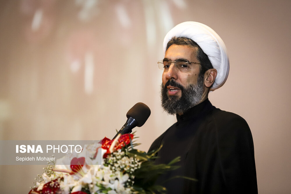 دانشگاه مورد توجه رهبر شهید بوده است