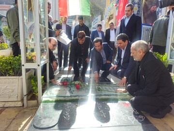 ادای احترام وزیر آموزش و پرورش به مقام سردار سلیمانی/ افتتاح مدرسه ۱۲ کلاسه در کرمان