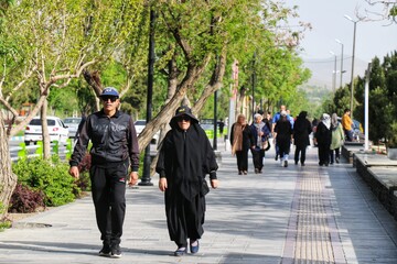 صبح هر روز  مردم با گروه سنی مختلف برای ورزش در این بلوار حضور پیدا میکنند .