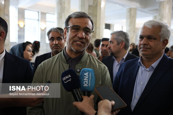 استاندار خراسان رضوی: مسئولین در معرفی مفاخر ایرانی به نسل جوان کوتاهی کرده‌اند