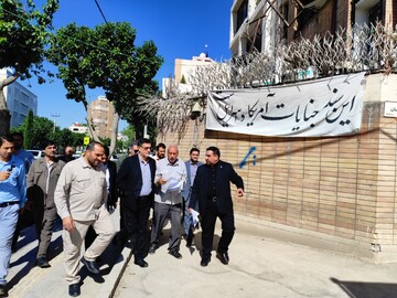  بازدید سرزده دادستان اصفهان از مناطق آسیب دیده جنگ رمضان