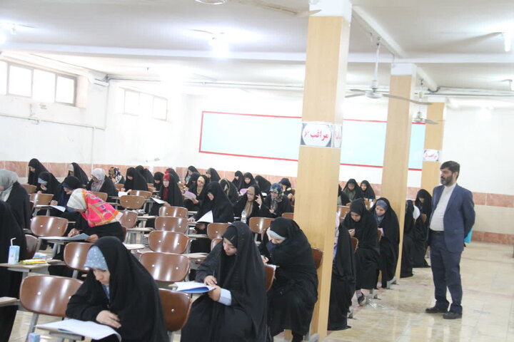 مشارکت ۶۵۷ نفر از فارس در آزمون اعطای مدرک تخصصی به حافظان قرآن