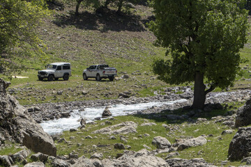 حضور طبیعت‌گردان در کنار رودخانه‌های جاری کبیرکوه