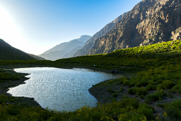کمپ در «کوه گُل» دنا