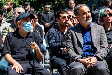 مهدی شفیعی، معاون هنری وزارت فرهنگ و ارشاد اسلامی در مراسم تشییع پیکر بهناز نازی