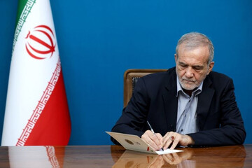 پزشکیان: خیام تجسم عینی تلاقی علم و اندیشه جهانی با ادب ایرانی است
