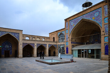 مسجد جامع شهرکرد یکی از بناهای تاریخی و جاهای دیدنی شهر کرد و استان چهارمحال بختیاری است که به فرمان «حاج محمدرضا خان» در قرن ۱۳ هجری قمری در مساحتی نزدیک به ۲۵۰۰ متر مربع احداث شده است.