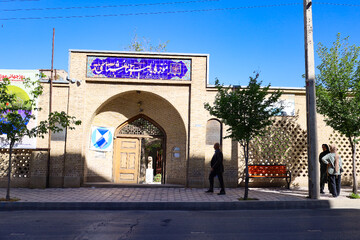 حمام پرهیزکار در دهه ۲۰ هجری شمسی بنا شده است و یکی از آخرین بناهای دوران پهلوی به سبک حمام‌های قدیمی ایران به‌ شمار می‌رود. این حمام از سوی خانواده‌ای آزاده در دهه ۳۰ هجری شمسی وقف عام شد و در حال حاضر به‌عنوان موزه باستان‌شناسی شهرکرد به یکی از مکان های دیدنی شهرکرد تبدیل شده است.
