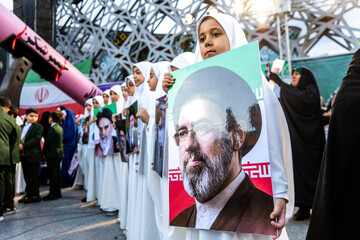 جشن پیوند آسمانی زوج‌های جانفدای ایران در میدان امام حسین