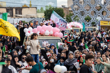 جشن پیوند آسمانی زوج‌های جانفدای ایران در میدان امام حسین