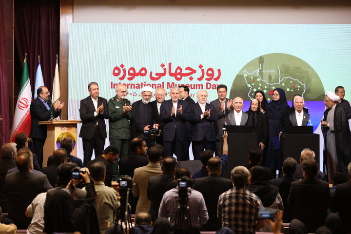تجلیل از حافظان آثار تاریخی در جنگ و رونمایی از پلتفرم «ایران موزه»