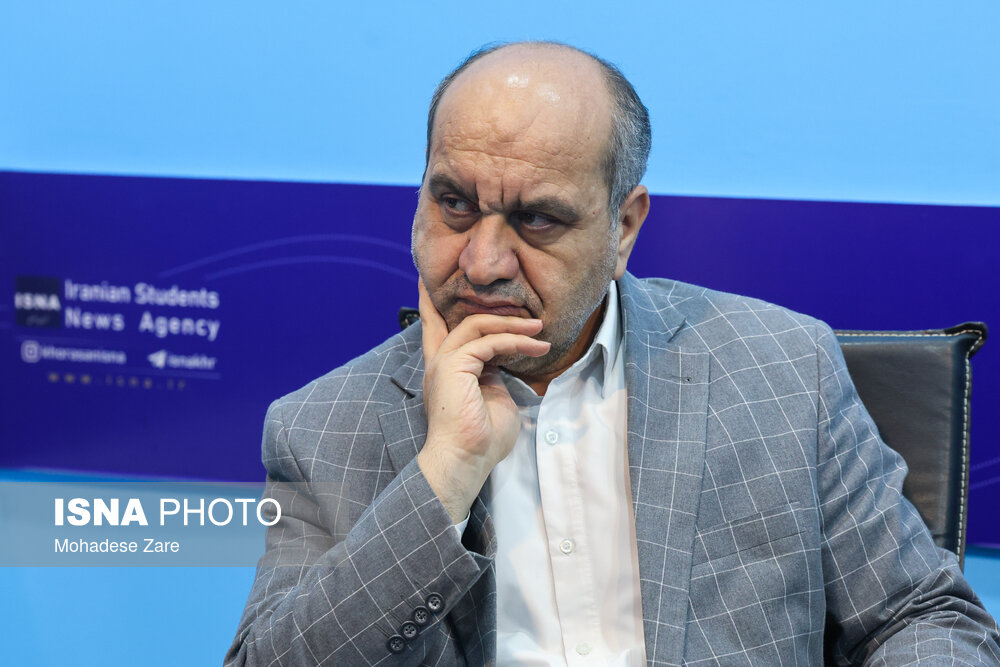 مشوق های دانشگاه آزاد اسلامی برای حل نیازهای پژوهشی کشور