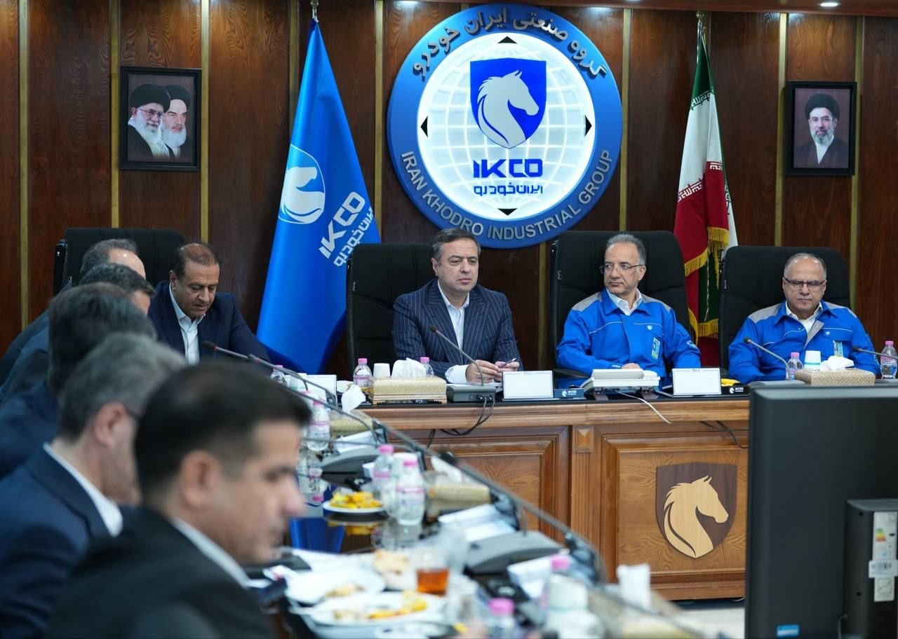 ترسیم دورنمای راهبردی در همکاری بانک صادرات ایران با گروه صنعتی ایران‌خودرو