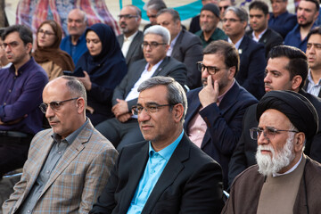حجت‌الاسلام سیدقاسم یعقوبی، امام جمعه شهرستان نیشابور،غلامحسین مظفری، استاندار خراسان رضوی و محمود شالویی، رییس انجمن آثار و مفاخر فرهنگی کشور در آیین بزرگداشت حکیم عمر خیام نیشابوری