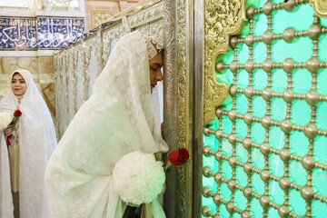 حضور ۴۰ زوج دانشجو در امام زاده عبدالله (ع) - همدان