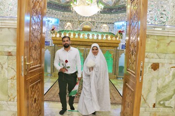 حضور ۴۰ زوج دانشجو در امام زاده عبدالله (ع) - همدان