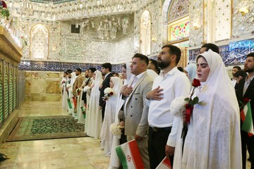 حضور ۴۰ زوج دانشجو در امام زاده عبدالله (ع) - همدان