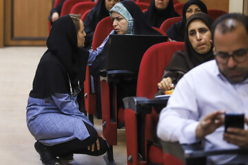 نشست خبری دانشگاه علوم پزشکی کرمان به مناسبت‌ هفته سلامت