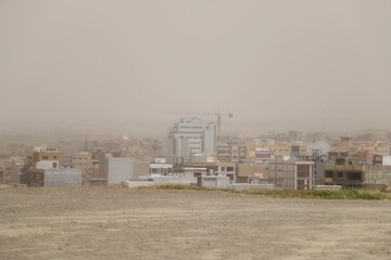 همدان پنهان شده  پشت غبار 